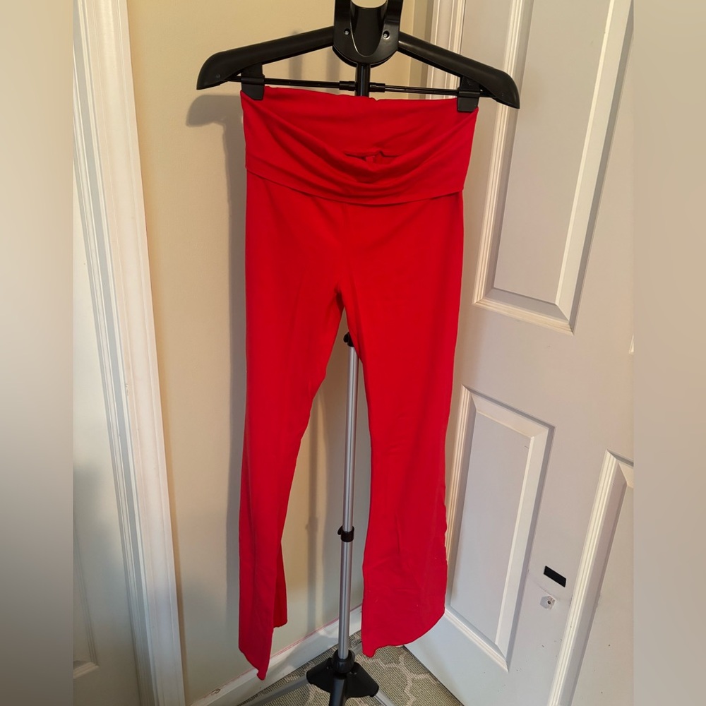 Skims Red fold over Leggings size medium NWOT